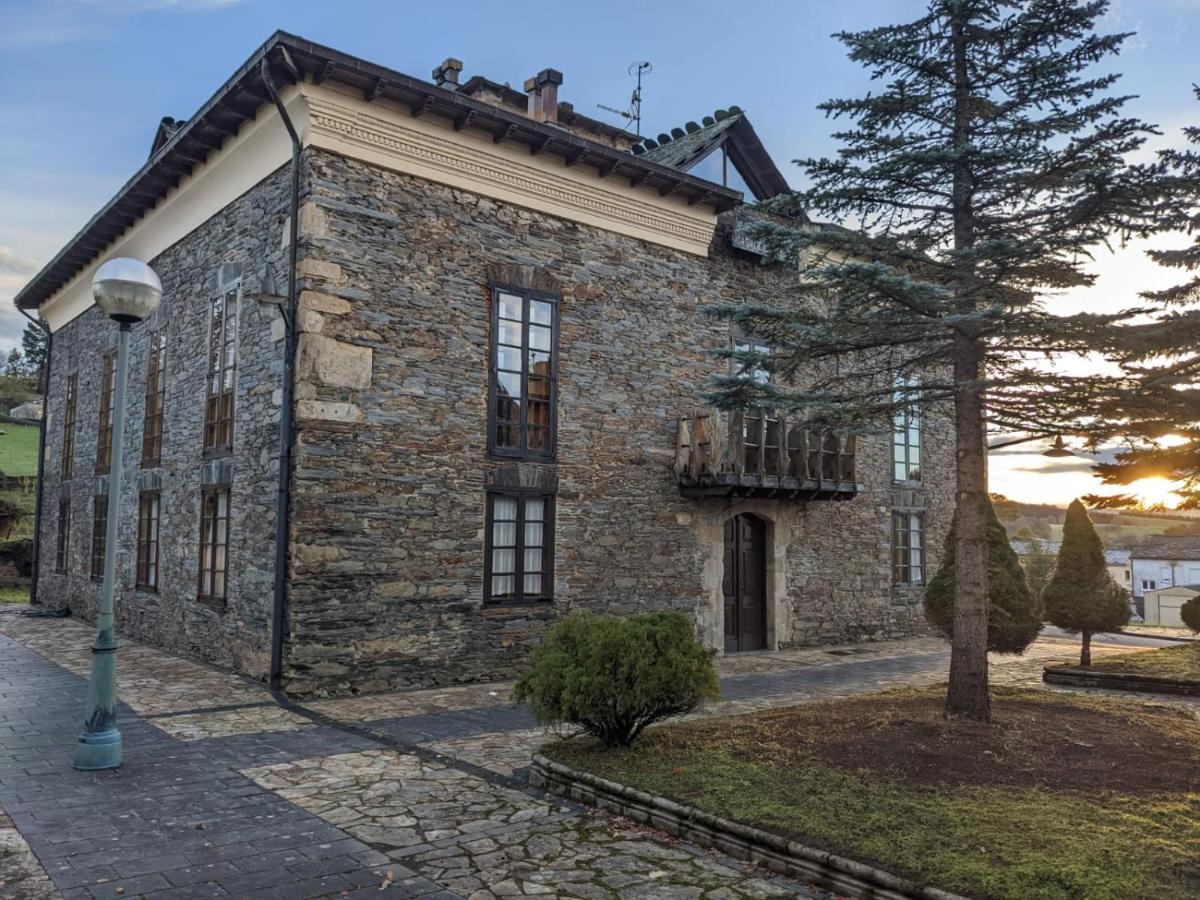 Ahio San Martin, Apartamentos Rurales Casa De La Villa San Martin de Oscos エクステリア 写真