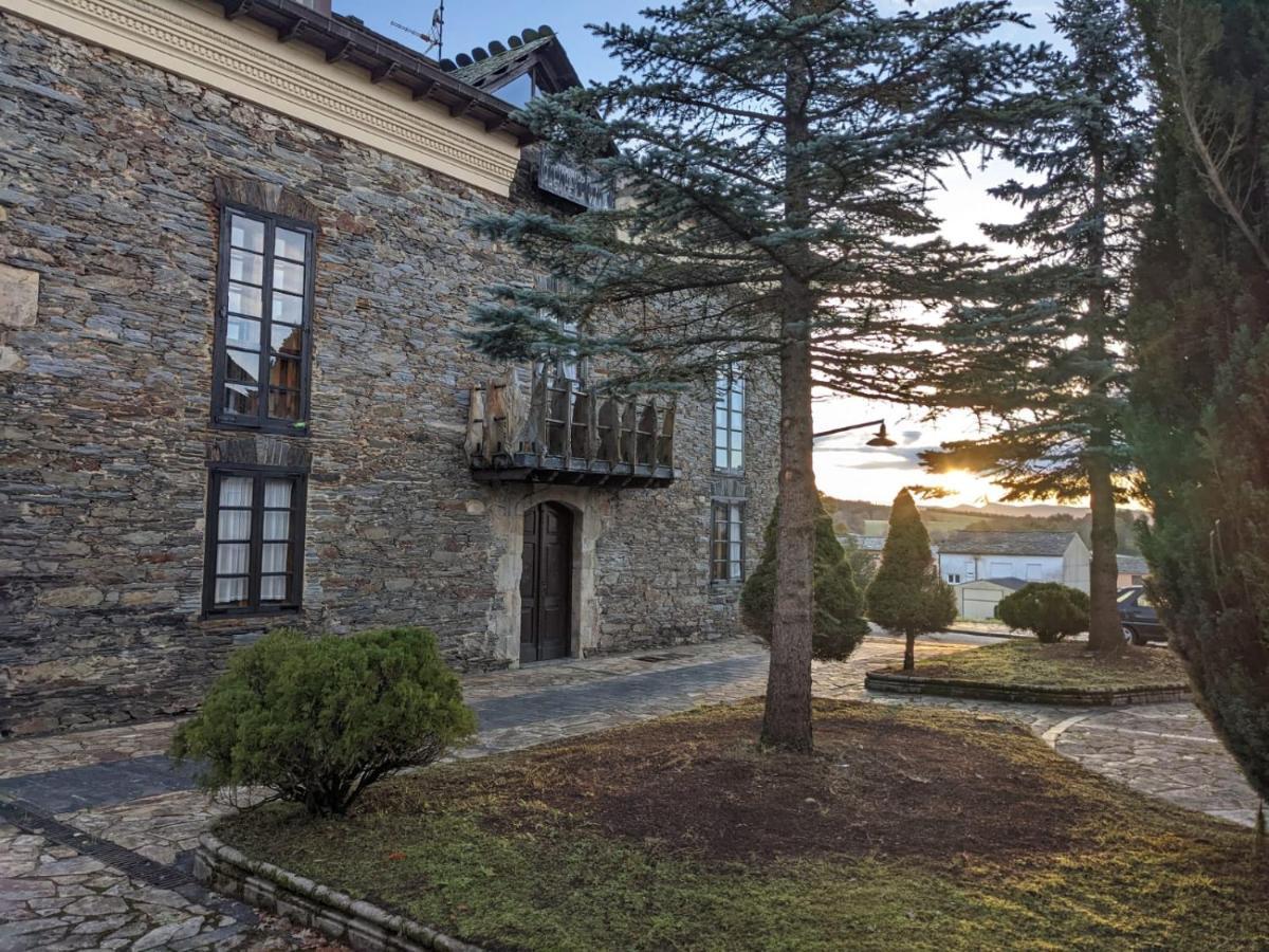 Ahio San Martin, Apartamentos Rurales Casa De La Villa San Martin de Oscos エクステリア 写真
